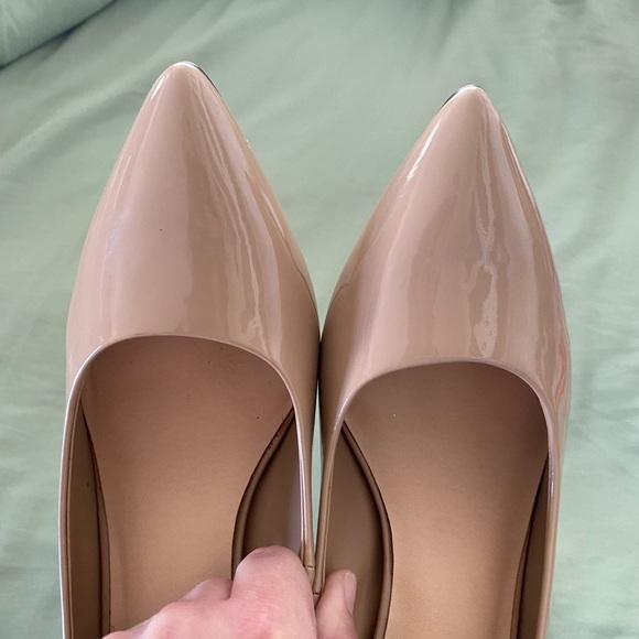 Bella Vita Elegant Nude Heels - Picture 2 of 4